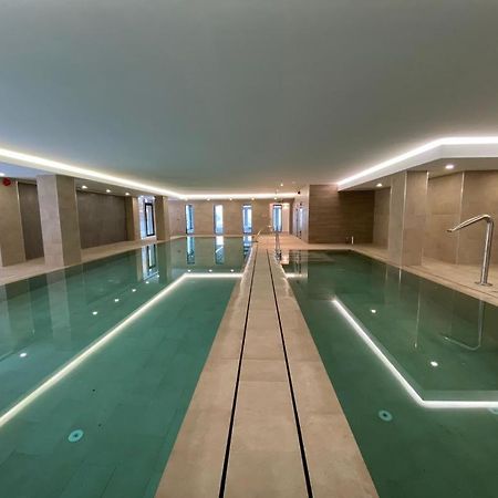 Modern Apartment With Spa And Pool Gibraltar Ngoại thất bức ảnh