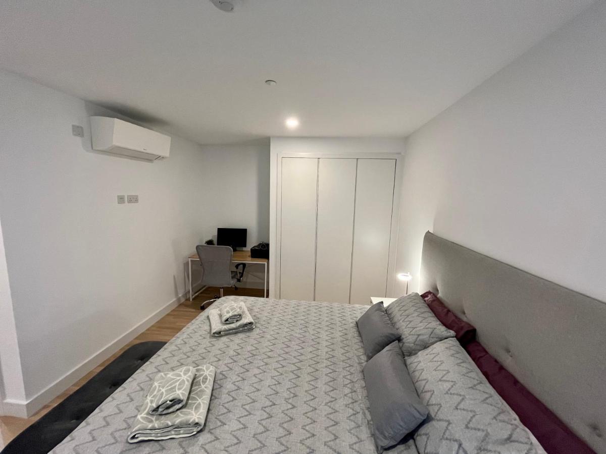 Modern Apartment With Spa And Pool Gibraltar Ngoại thất bức ảnh