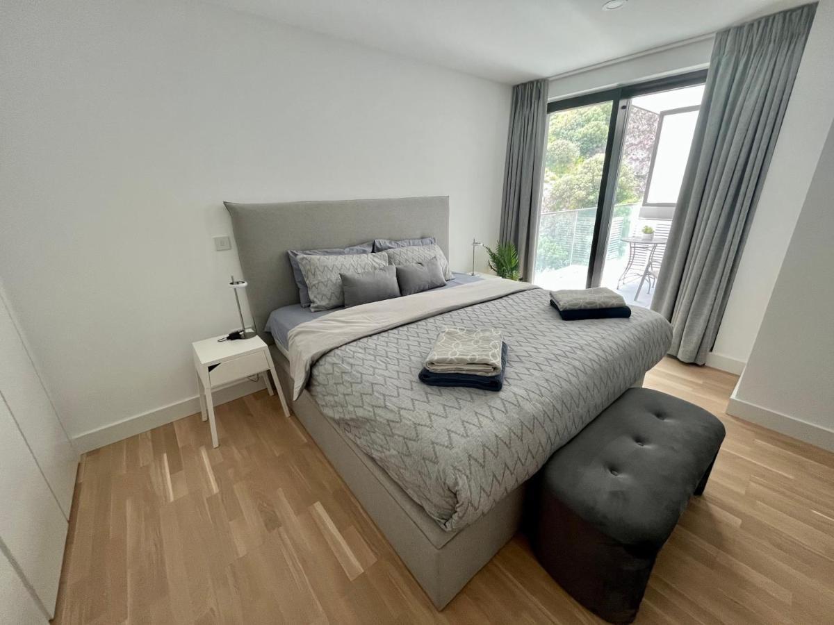 Modern Apartment With Spa And Pool Gibraltar Ngoại thất bức ảnh